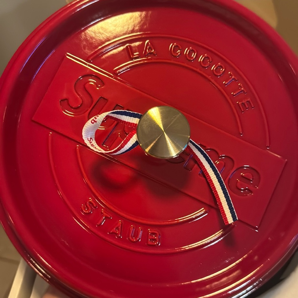 SUPREME Staub cocotte